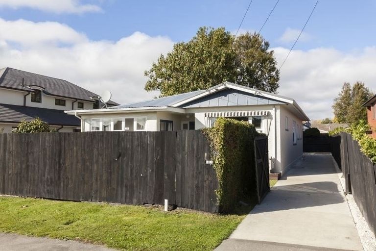 Photo of property in 1/24 Plynlimon Road, Fendalton, Christchurch, 8052