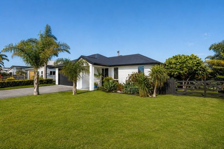 Photo of property in 72 Hamilton Drive, Wainui, Gisborne, 4010