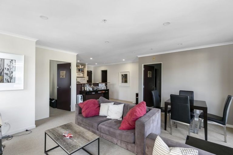 Photo of property in Terrace Heights Apartments, 12b/163 The Terrace, Wellington Central, Wellington, 6011