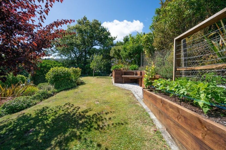 Photo of property in 8 Boscobel Lane, Tawa, Wellington, 5028