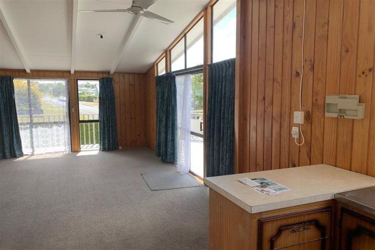 Photo of property in 8 Kauri Crescent, Snells Beach, 0920