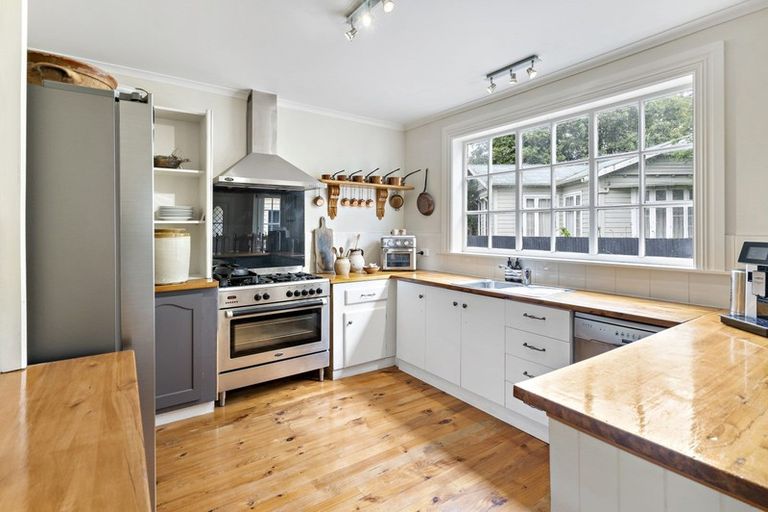 Photo of property in 269 High Street North, Carterton, 5713