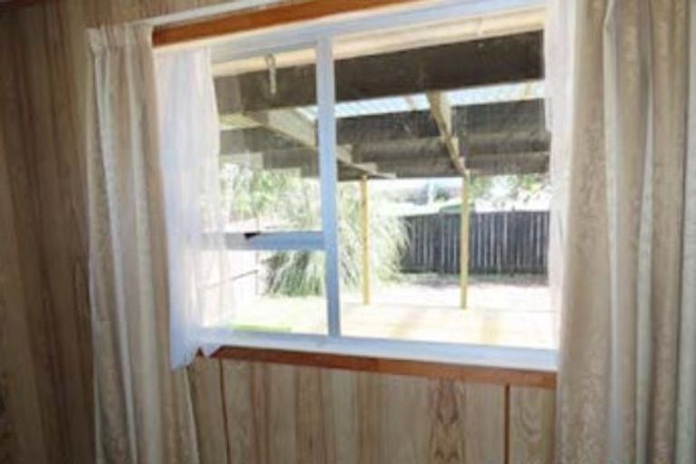 Photo of property in 3 Blue Way, Glendene, Auckland, 0602