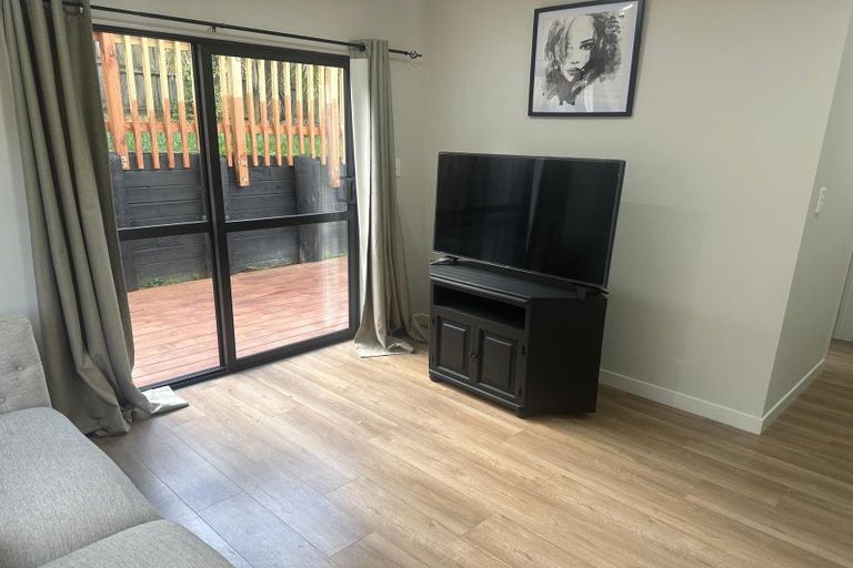 Photo of property in 28b Mason Street, New Lynn, Auckland, 0600