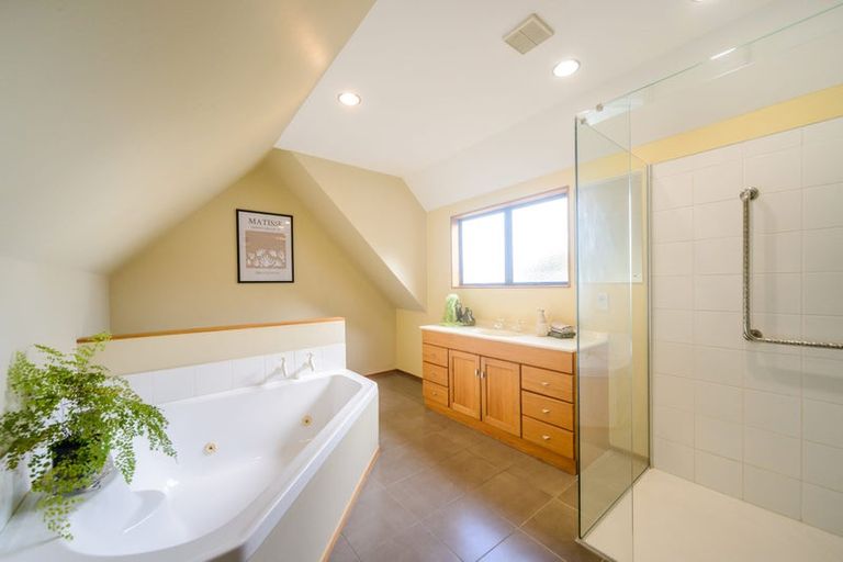 Photo of property in 7a Palm Avenue, Hokowhitu, Palmerston North, 4410