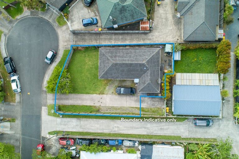 Photo of property in 11 Ingleby Place, Kelston, Auckland, 0602