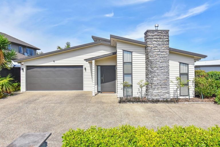 Photo of property in 52 Toscana Drive, Karaka, Papakura, 2113