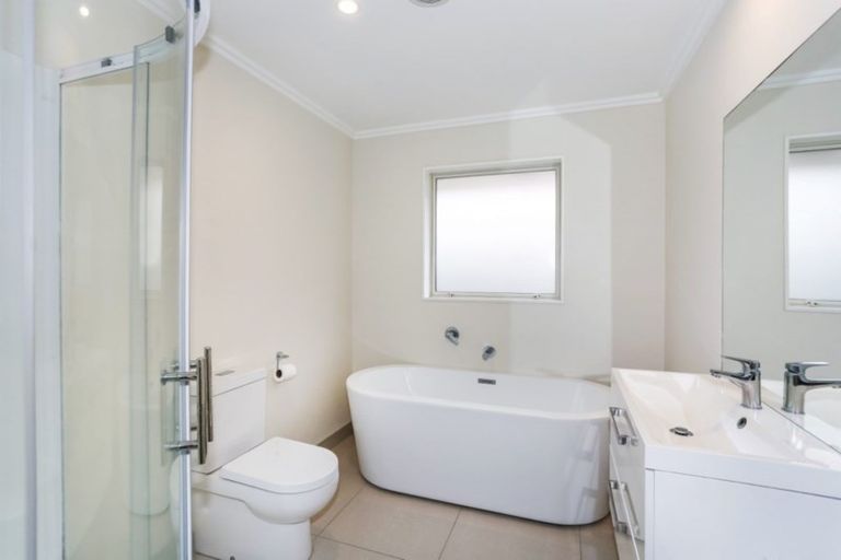 Photo of property in 4 Shepherds Road, Papakura, 2110