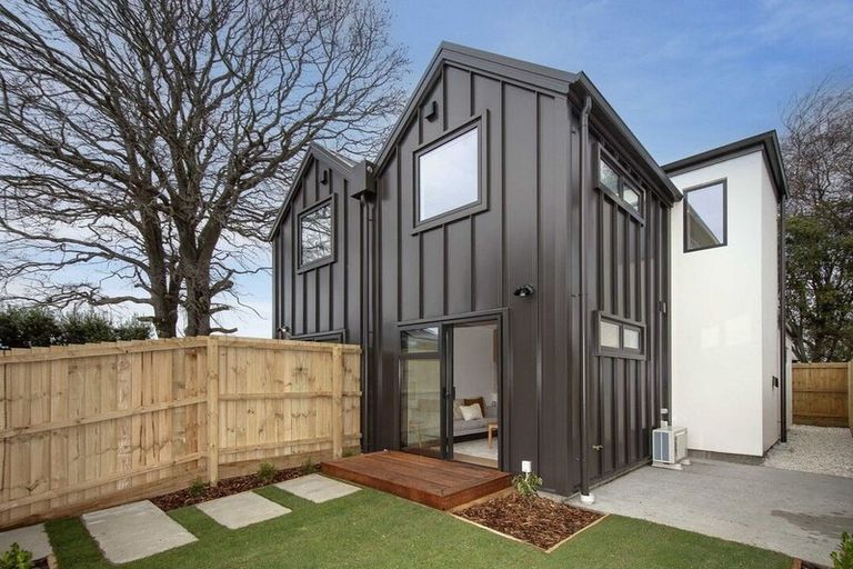 Photo of property in 4/26 Hargest Crescent, Sydenham, Christchurch, 8023