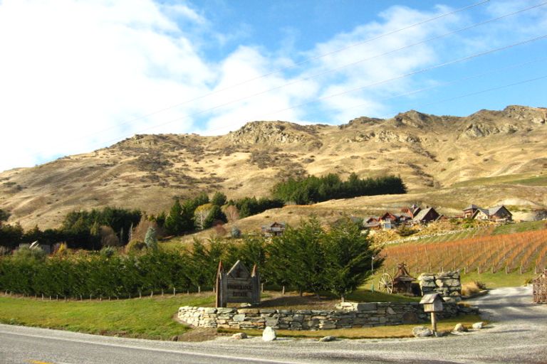 Photo of property in 44 Sicilian Lane, Lake Hayes, Queenstown, 9371