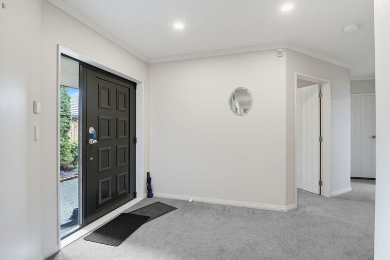 Photo of property in 52 Tennyson Avenue, Kelvin Grove, Palmerston North, 4414