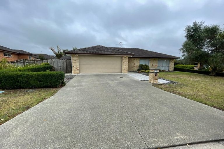 Photo of property in 12 Trevors Place, Pukekohe, 2120