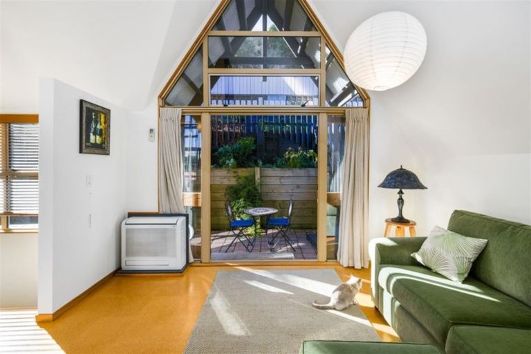 Photo of property in 83c Majoribanks Street, Mount Victoria, Wellington, 6011