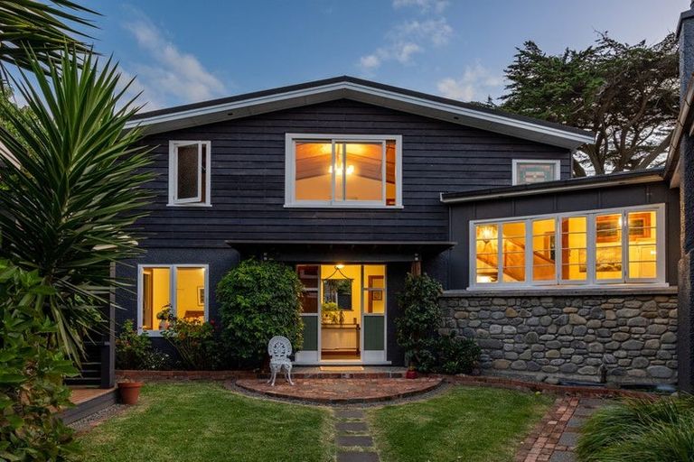 Photo of property in 33 Tainui Street, Raumati Beach, Paraparaumu, 5032