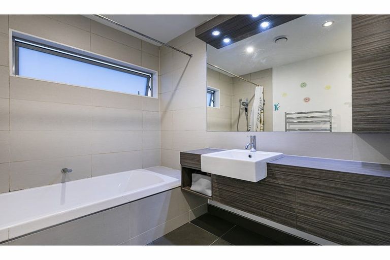 Photo of property in 11 Kelmore Place, Schnapper Rock, Auckland, 0632