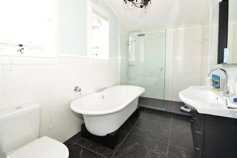 Photo of property in 1047 Whangaparaoa Road, Tindalls Beach, Whangaparaoa, 0930