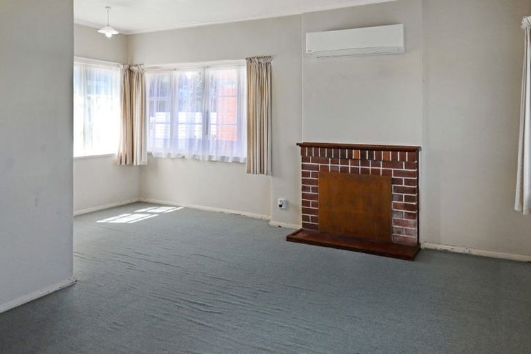 Photo of property in 215 Knights Road, Hutt Central, Lower Hutt, 5011