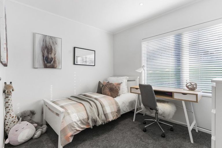 Photo of property in 13 Keldale Place, Forrest Hill, Auckland, 0620