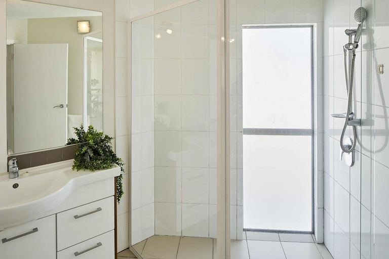 Photo of property in 172a Saint Andrews Road, Plimmerton, Porirua, 5026