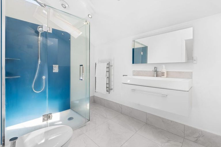 Photo of property in 31 Church Street, Northcote Point, Auckland, 0627