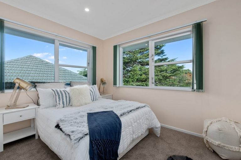 Photo of property in 43 Lynden Avenue, Hillcrest, Auckland, 0627