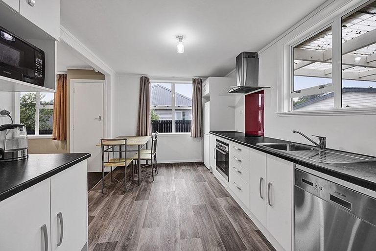 Photo of property in 304 South Road, Hawera, 4610