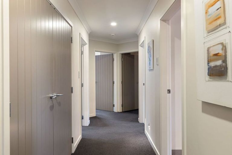 Photo of property in 6 Trump Place, Kelvin Grove, Palmerston North, 4414