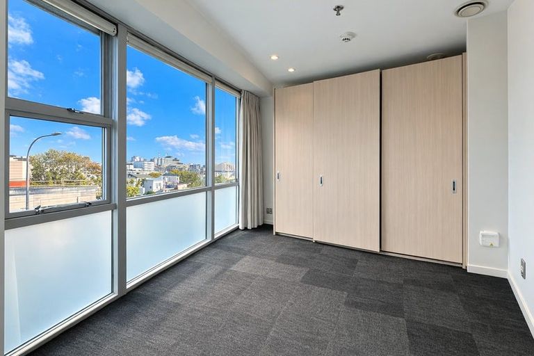 Photo of property in Summit Apartments, 5/184 Molesworth Street, Thorndon, Wellington, 6011