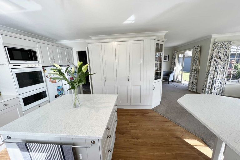 Photo of property in 51 Rempstone Drive, Halswell, Christchurch, 8025