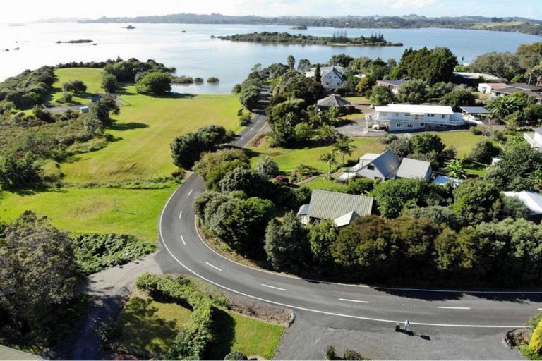 Photo of property in 82 Rangitane Loop Road, Kerikeri, 0294