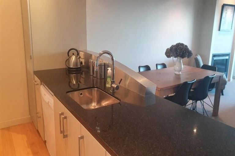 Photo of property in Quarterdeck, 3/4 Buller Street, New Plymouth, 4310