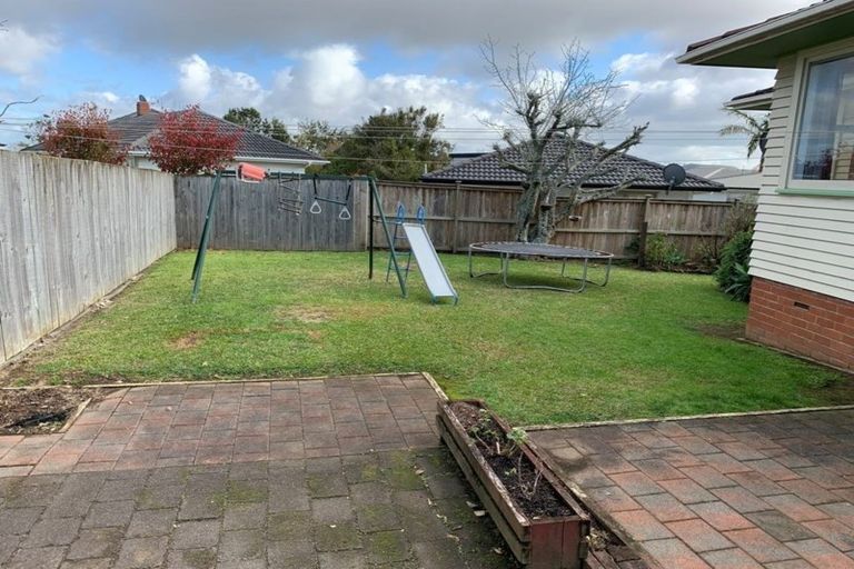 Photo of property in 58 Cardiff Road, Pakuranga, Auckland, 2010