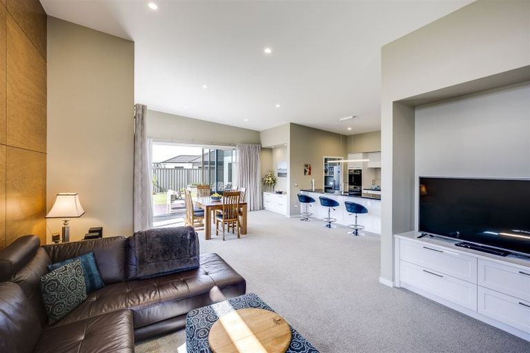 Photo of property in 88 Orotu Drive, Poraiti, Napier, 4112