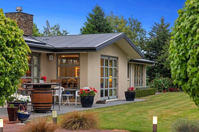 Photo of property in 900 Loburn Whiterock Road, Loburn, Rangiora, 7472