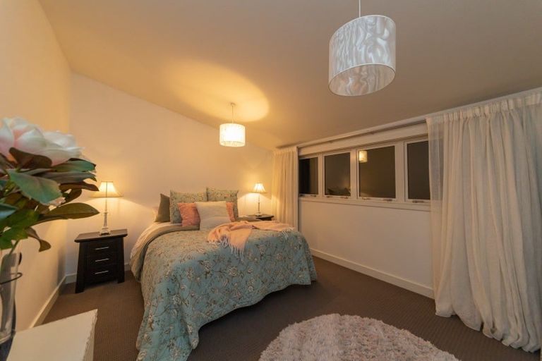 Photo of property in 12 Ihaka Street, Hokowhitu, Palmerston North, 4410