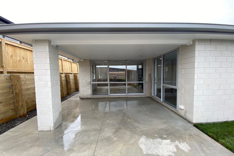 Photo of property in 16 Lily Way, Pyes Pa, Tauranga, 3112