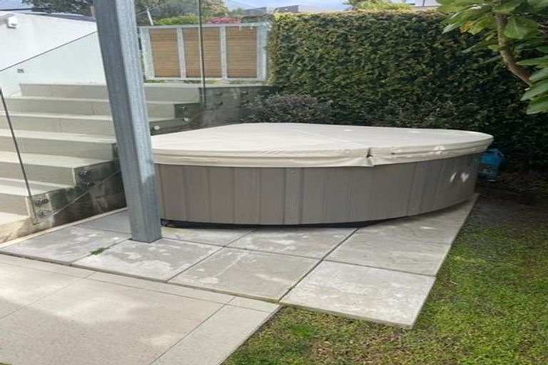 Photo of property in 2 Commodore Parry Road, Castor Bay, Auckland, 0620