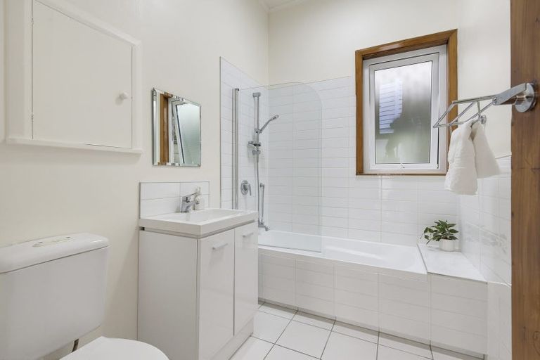 Photo of property in 29 Grafton Road, Roseneath, Wellington, 6011
