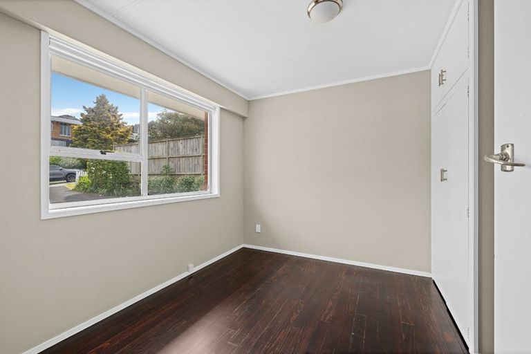 Photo of property in 17 Helvetia Drive, Browns Bay, Auckland, 0630