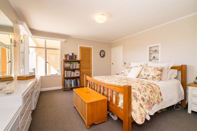 Photo of property in 1 Saint Ronans Road, Macandrew Bay, Dunedin, 9077