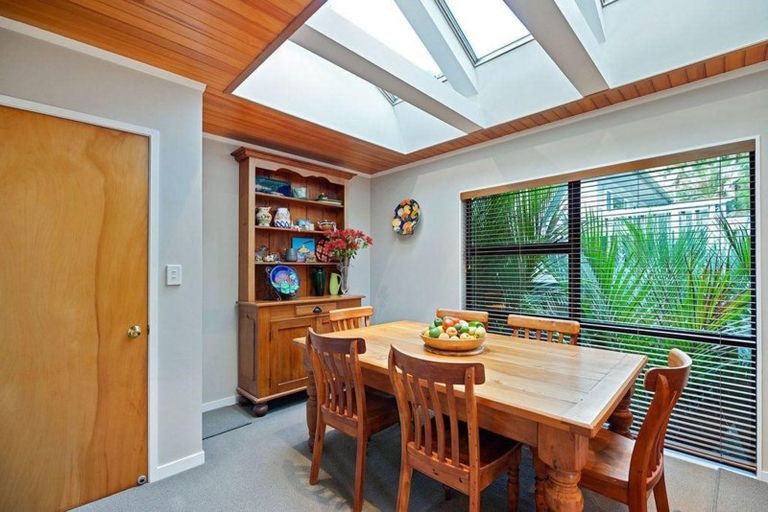 Photo of property in 22 Waima Crescent, Titirangi, Auckland, 0604