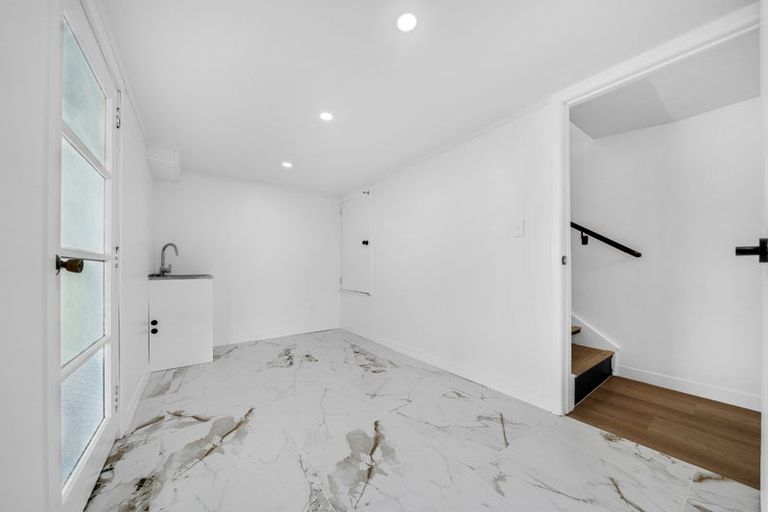 Photo of property in 1/20 Sarajevo Place, Massey, Auckland, 0614