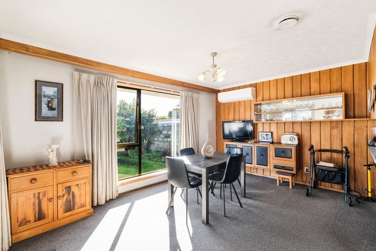 Photo of property in 33a Larch Place, Casebrook, Christchurch, 8051