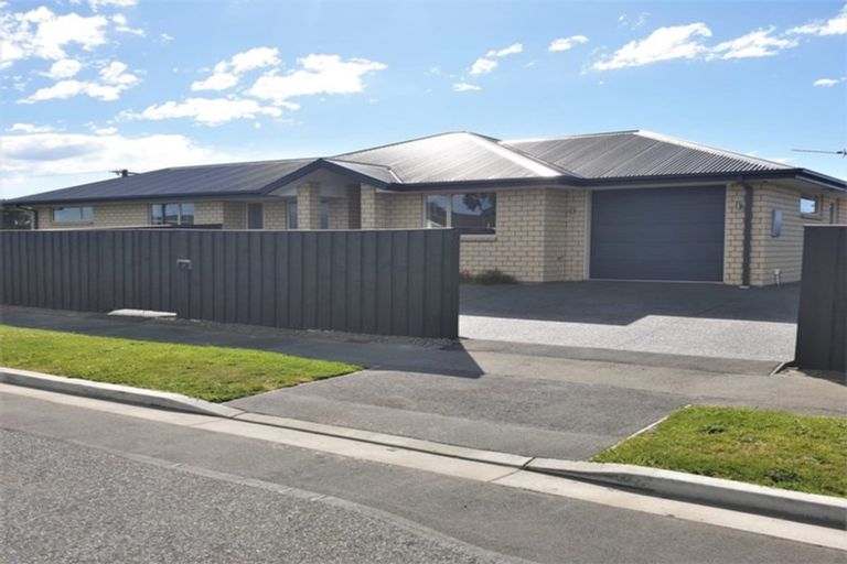 Photo of property in 9 Sandown Crescent, Aranui, Christchurch, 8061