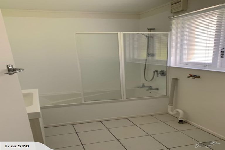 Photo of property in Bryon Court Flats, 25 Apuka Street, Brooklyn, Wellington, 6021