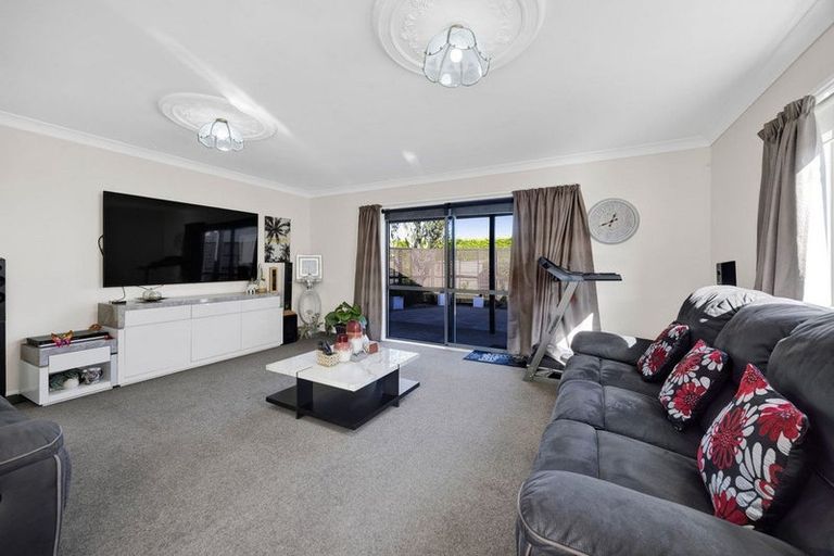 Photo of property in 212 Waihi Road, Hawera, 4610