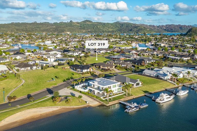 Photo of property in 7 Topping Place, Whitianga, 3510