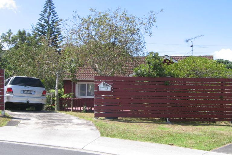 Photo of property in 32 Camelot Place, Glenfield, Auckland, 0629
