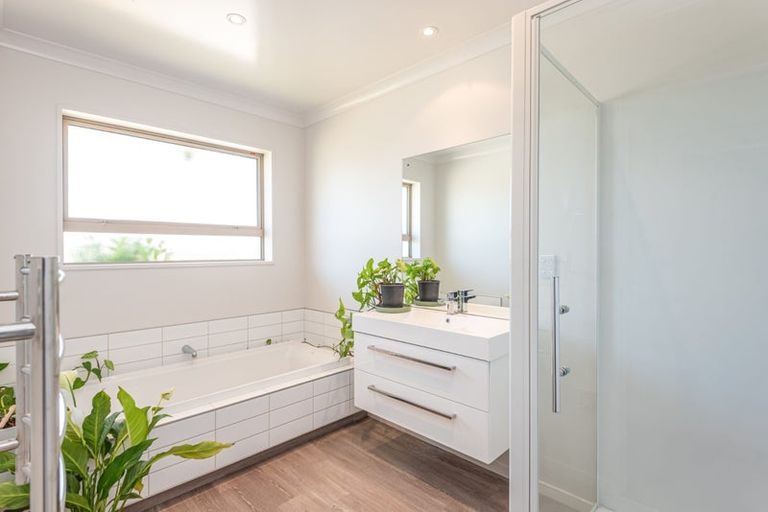 Photo of property in 16 Watkins Drive, Rangiora, 7400