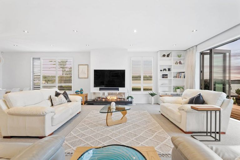 Photo of property in 32 Kahurangi Place, Snells Beach, 0920